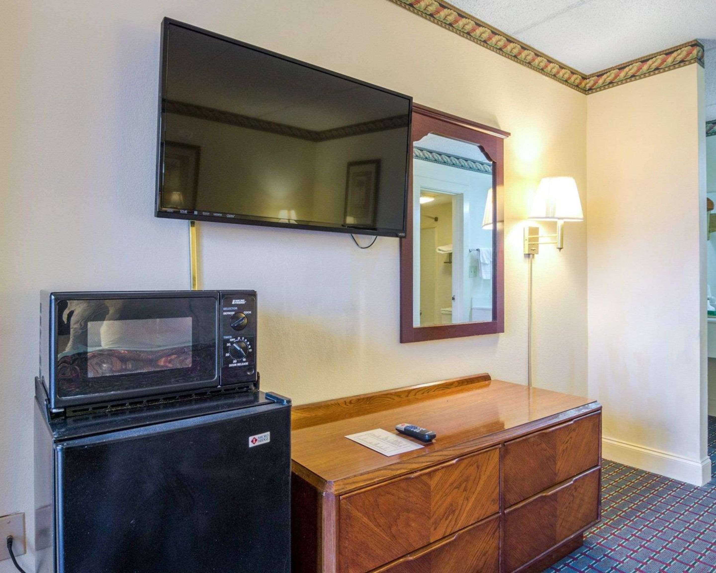 Rodeway Inn Norcross Buitenkant foto