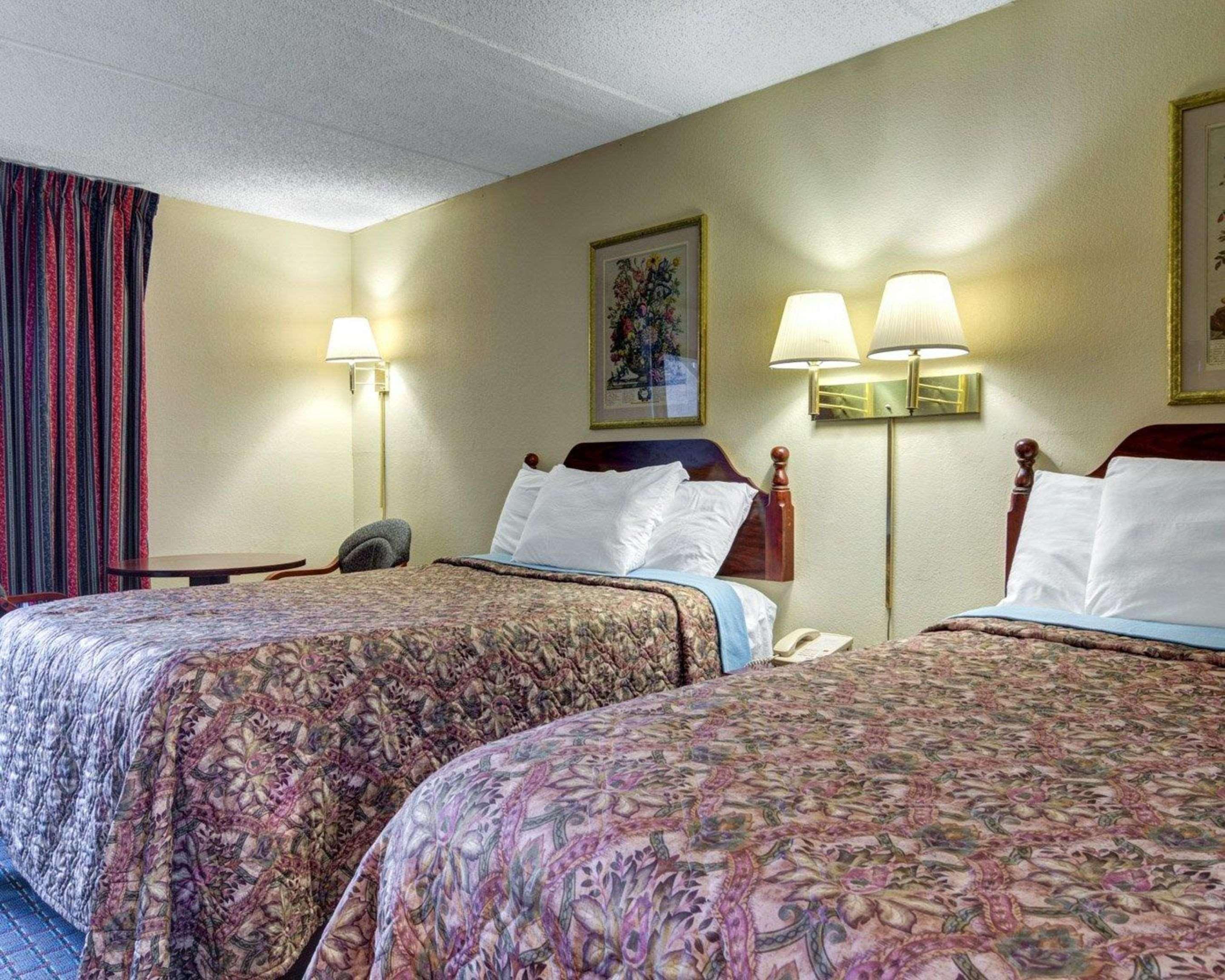 Rodeway Inn Norcross Buitenkant foto