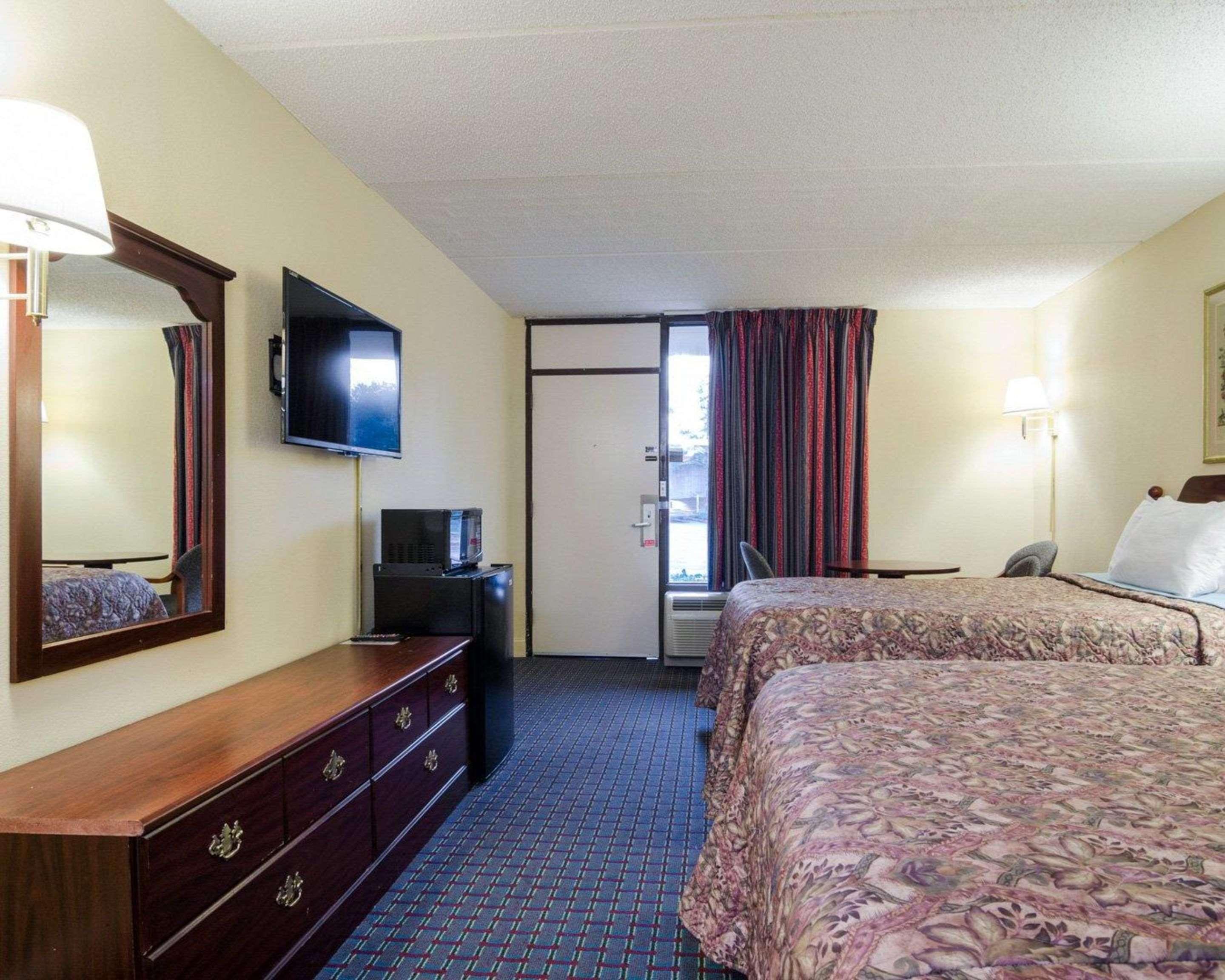 Rodeway Inn Norcross Buitenkant foto
