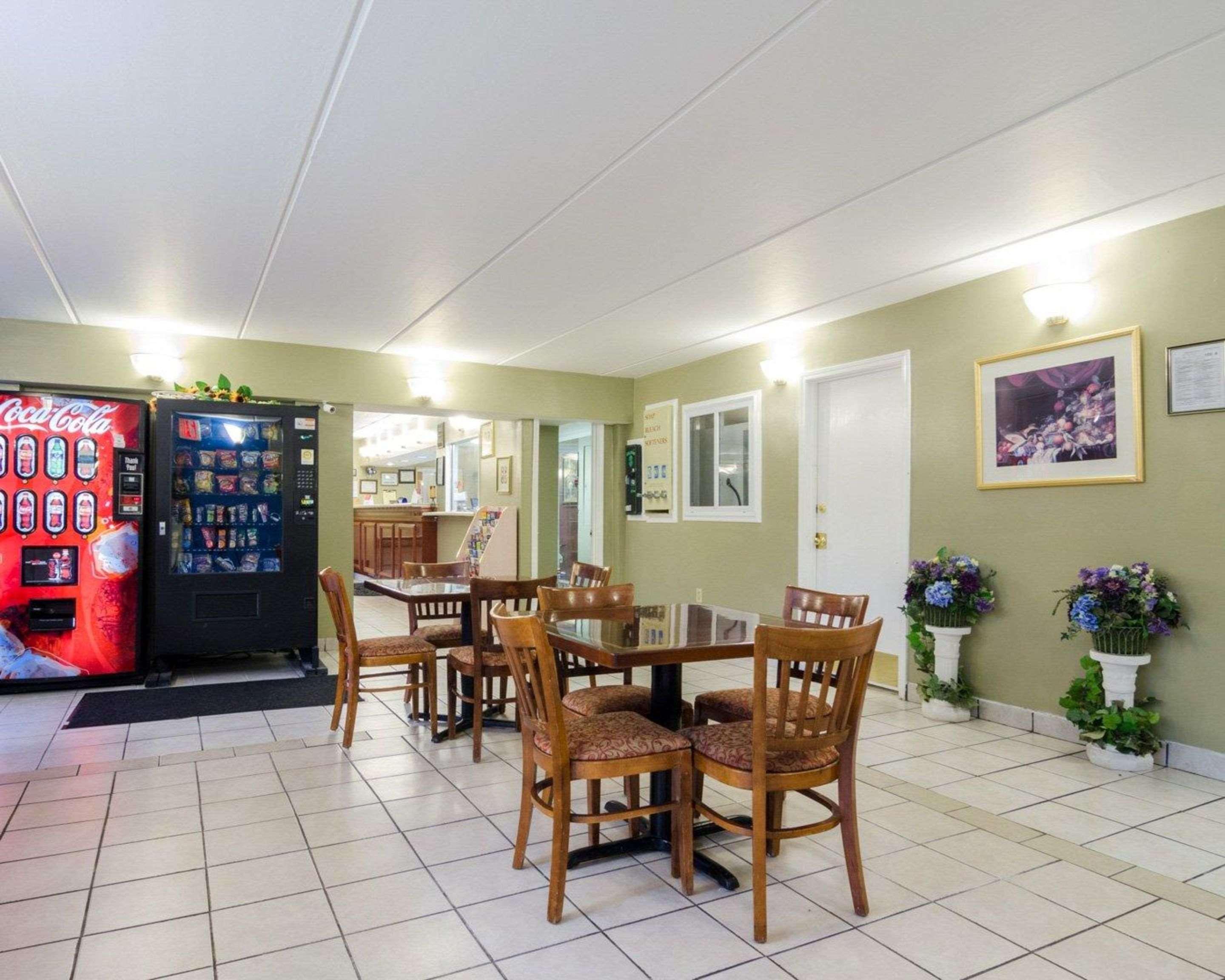 Rodeway Inn Norcross Buitenkant foto